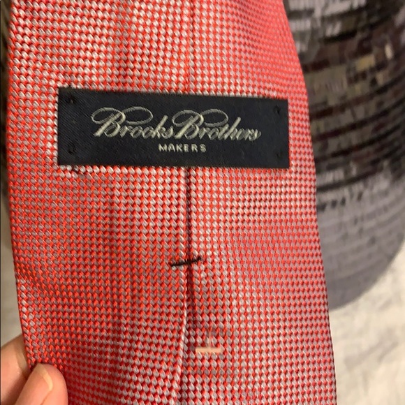 NWOT Brooks Bros Red Silk Woven Tie! - Picture 3 of 4